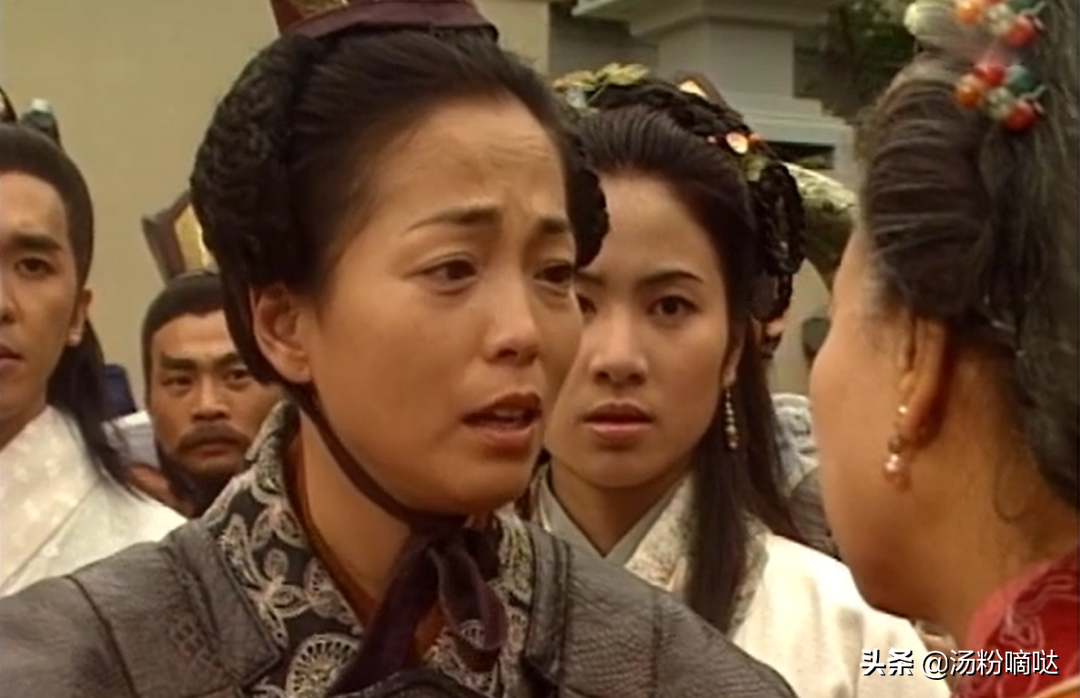 化浓妆毁形象，戴假牙演戏，女演员为了“丑”可以去到什么程度？