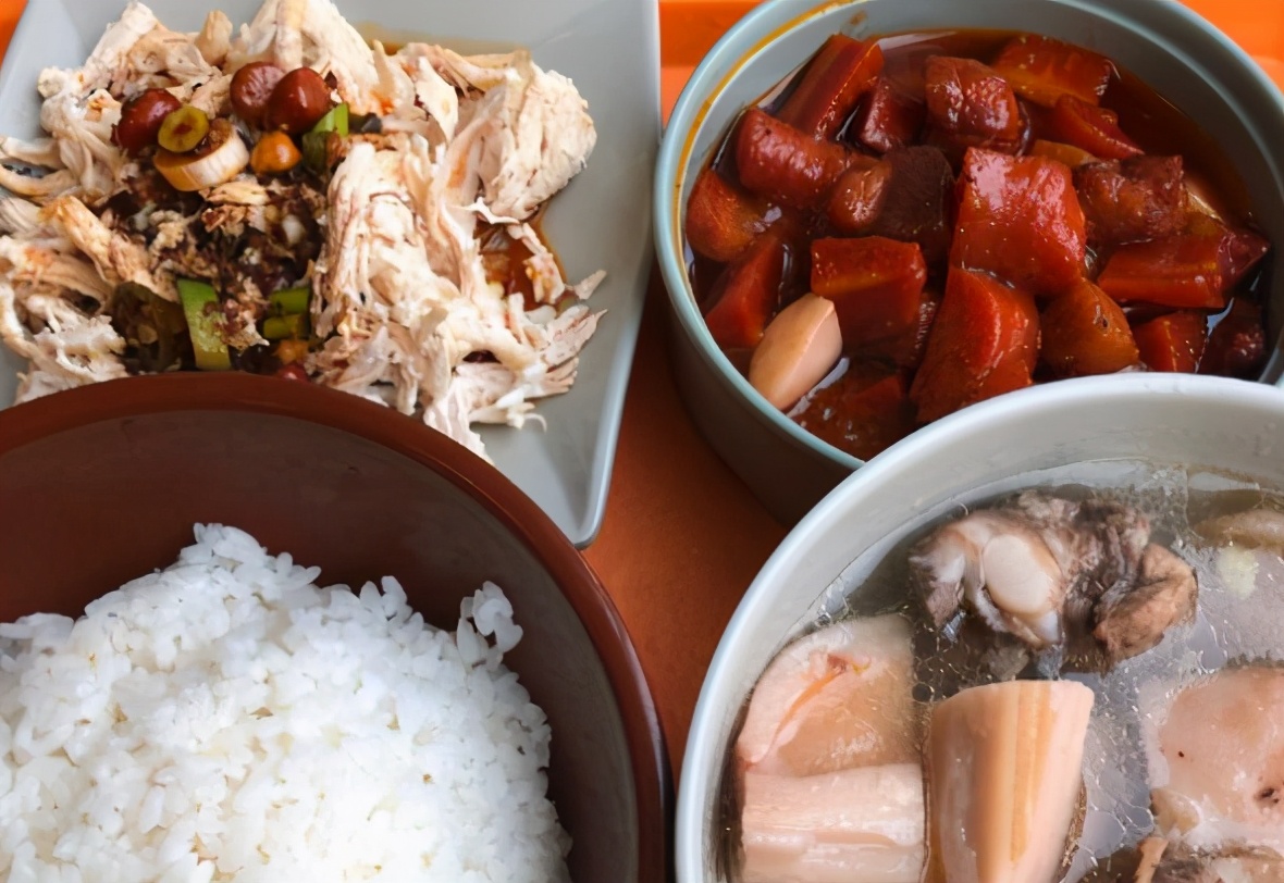 四川大学的伙食惹人羡，看完忍不住流口水，不少学生后悔没考川大