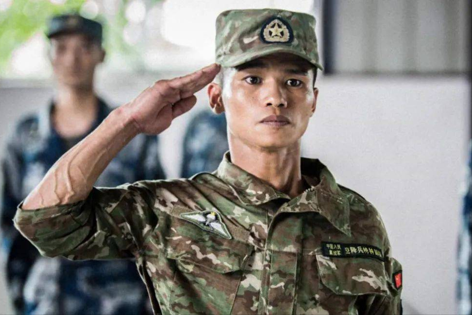 《战狼》庄小龙:吴京部队的班长,曾代表中国参加特种兵猎人集训