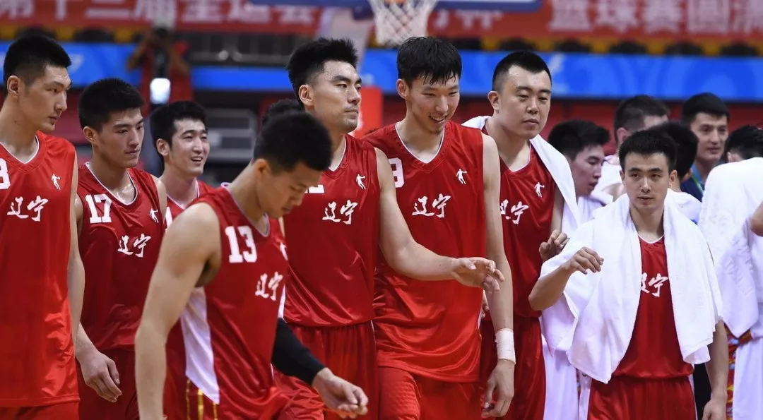 为什么规定cba可以强制续约(两套房产、消失的800万、以及CBA灰色地带 周琦举报背后的故事)