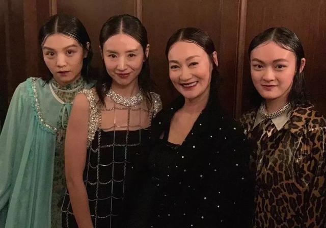 头发细软量少不用烦，巧用3大“障眼法”，还你浓密饱满女神造型