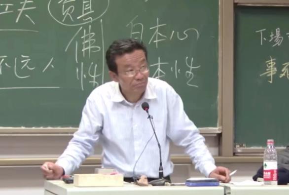 复旦哲学教授行为引争议，网友质疑“德不配位”，学生却习以为常