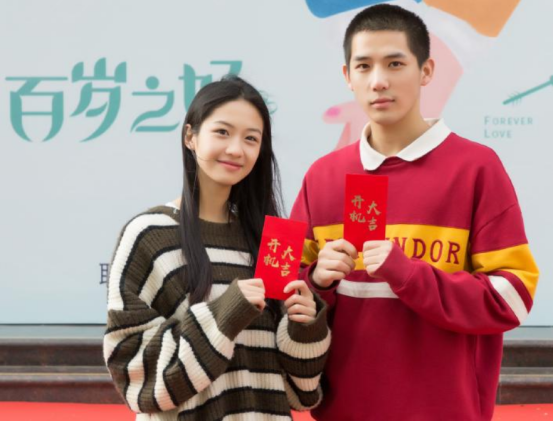 “学霸级校草”：高考裸分614上传媒大学，集颜值与实力于一身