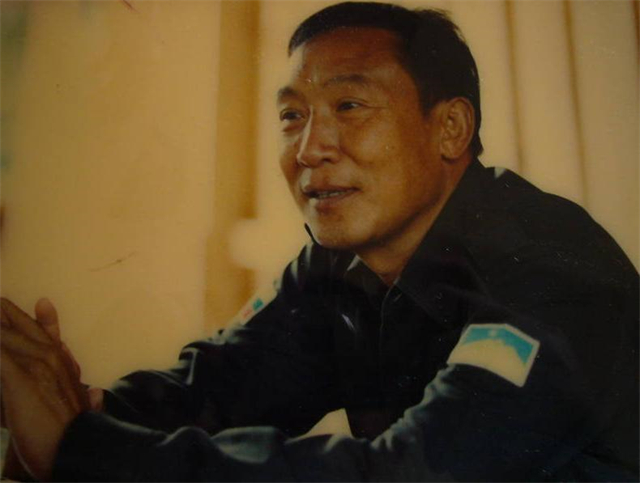 彭家声被列为世界十大毒枭之一，为何在2000年决定全面禁烟？