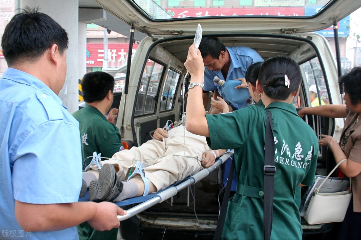 发生心肌梗死，你会怎么办？心肌梗死救命指南，再忙也要看一看