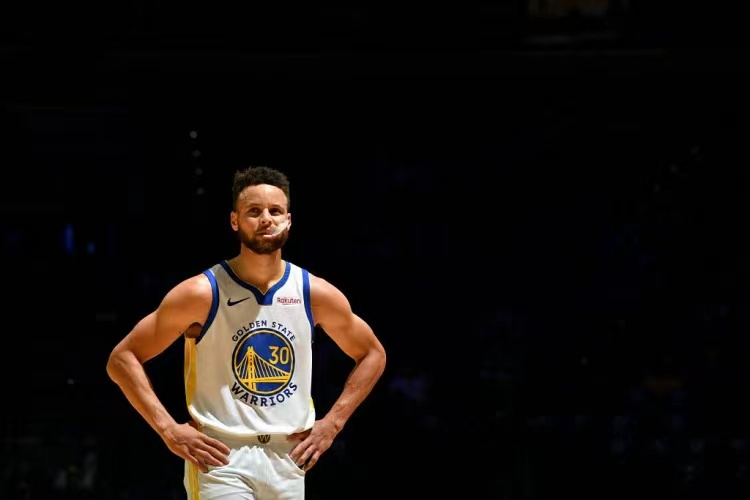 nba为什么会有那么多顺位(12年前的今天，库里进入NBA！他为何是第7顺位？球探报告指出缺点)