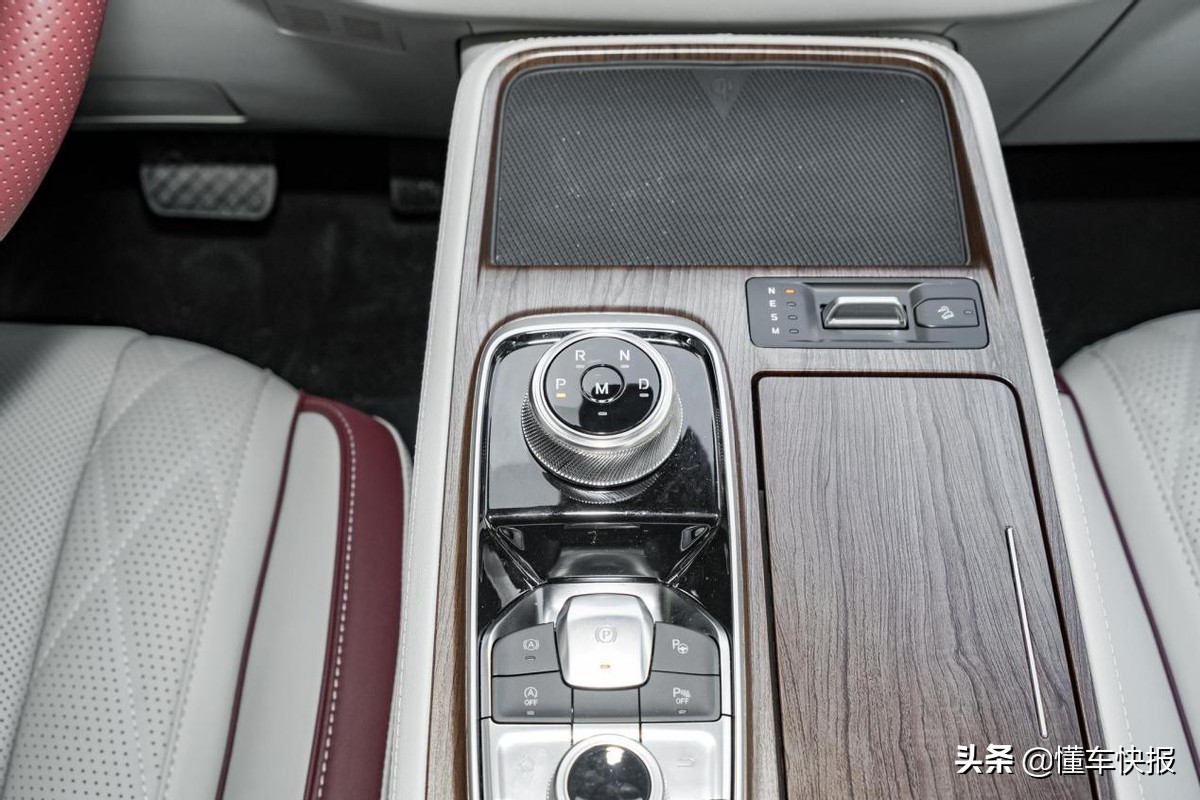 合资+6座+2.0T+中大型SUV，一文带你了解福特领裕