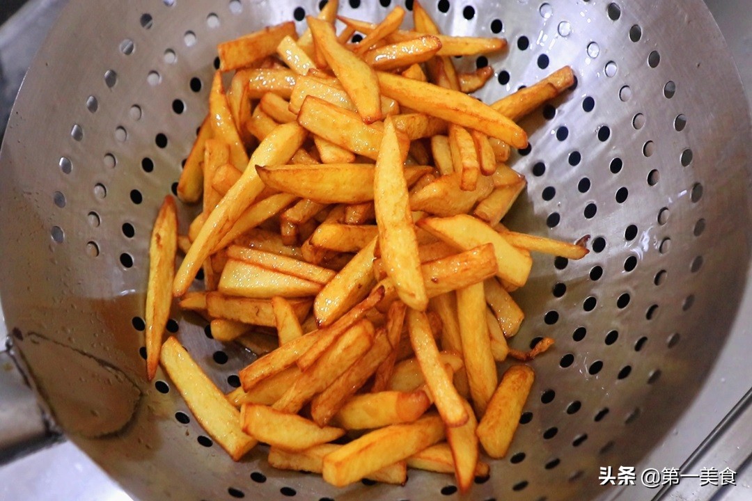 炸薯条的做法最简单家常做法（酥脆可口不回软炸薯条做法）