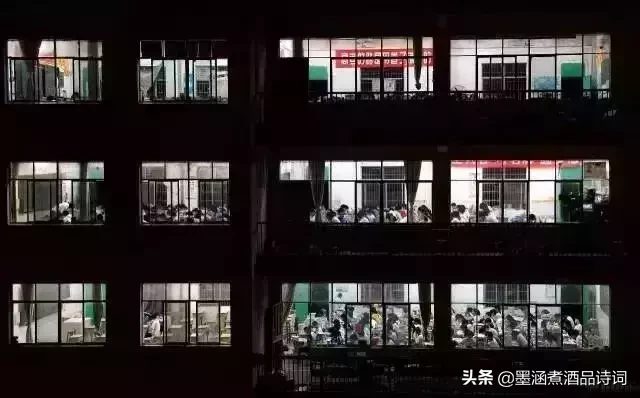 忆往昔：回顾高考40年，每一张照片都是一代人的青春写照