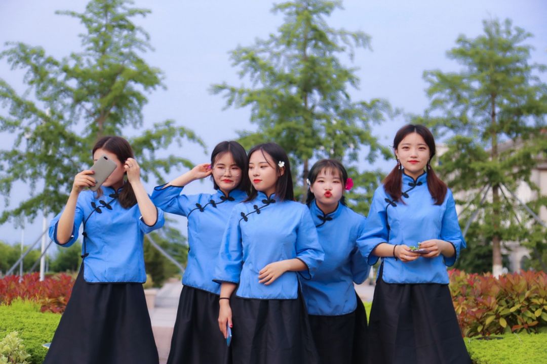 最美毕业照新鲜出炉！请查收