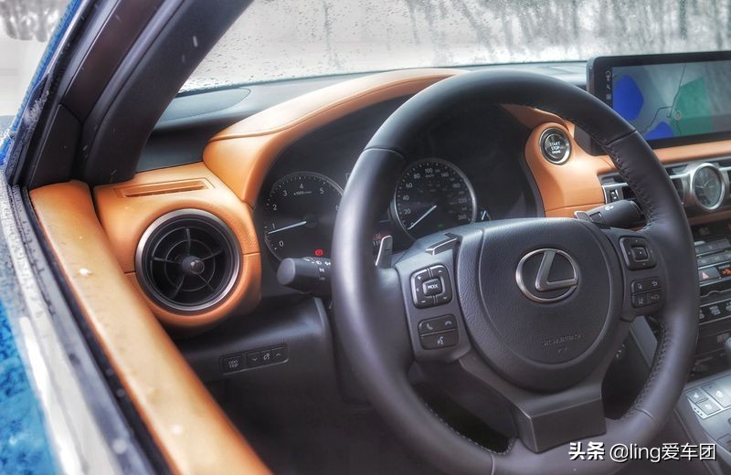 2021年雷克萨斯IS 300 AWD：运动型三厢车