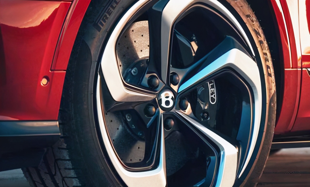 性能最强宾利添越，添越S发布，它到底有多运动？