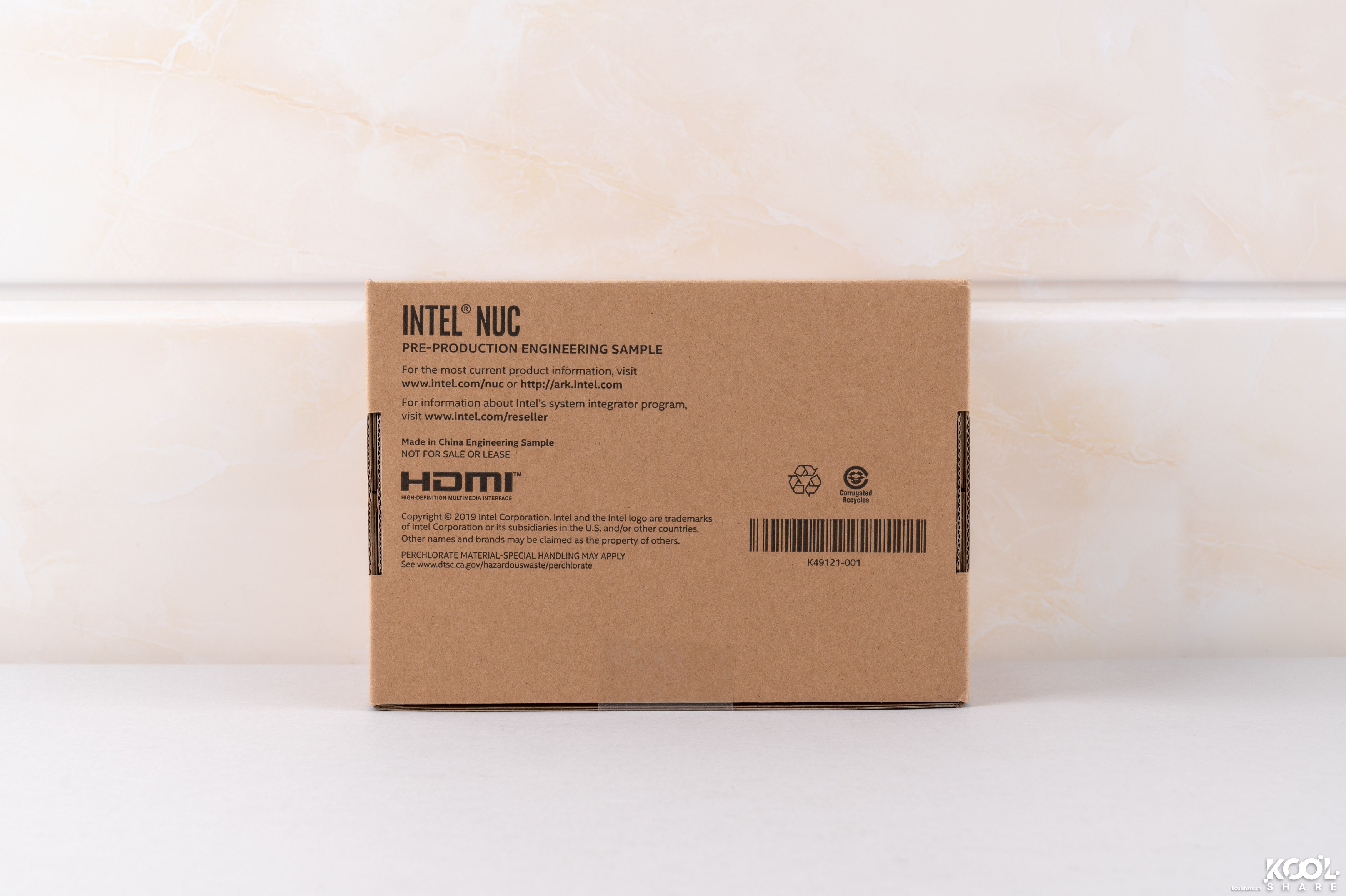 Intel NUC8CHK Chaco Canyon 开箱拆解评测