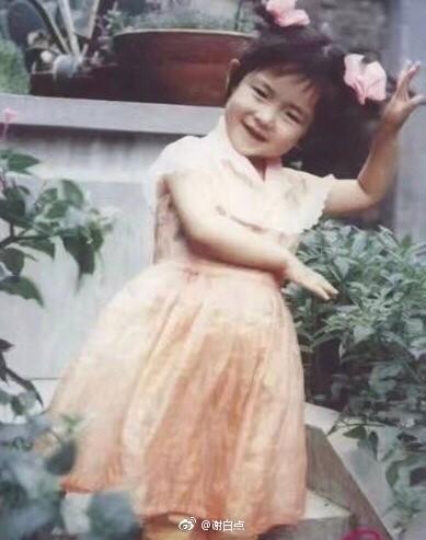 “湖南一姐”谢娜：低谷时有刘烨相伴，事业上有何炅遮风挡雨