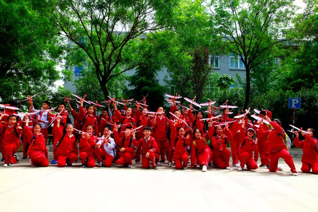 星辰大海，与你同往——西安高新国际学校给孩子一个“航天梦”，向着浩瀚星辰出发