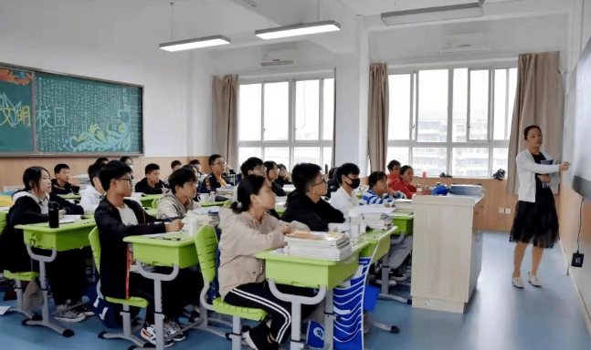 九年一贯制学校真的来了，小升初压力得到缓解，家长表示等到了