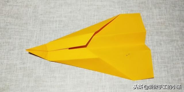 折纸教程：一张A4纸就能完成的折纸飞机，飞行能力棒棒哒