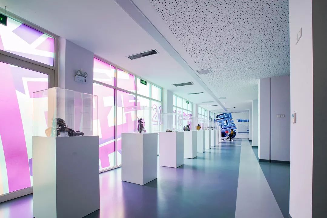 西安这座学费高达3万的大学，凭什么比985、211还受人欢迎？