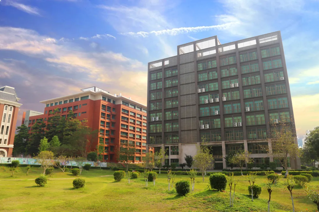 13656广州华立学院2021本科招生指南来了！填报志愿看这里