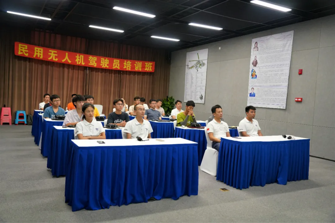 从化良口机场,来了