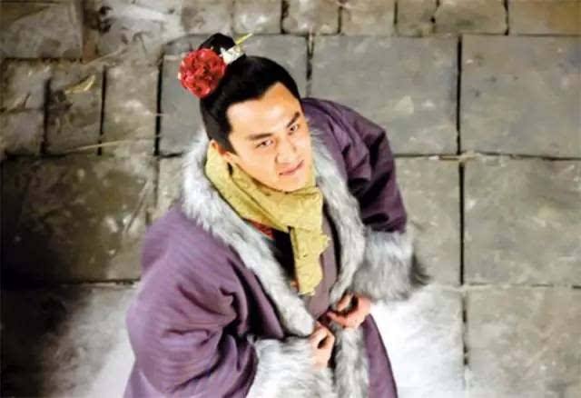 俗语“不怕红杏会出墙，就怕野花会进房”，啥意思？为何这么说？