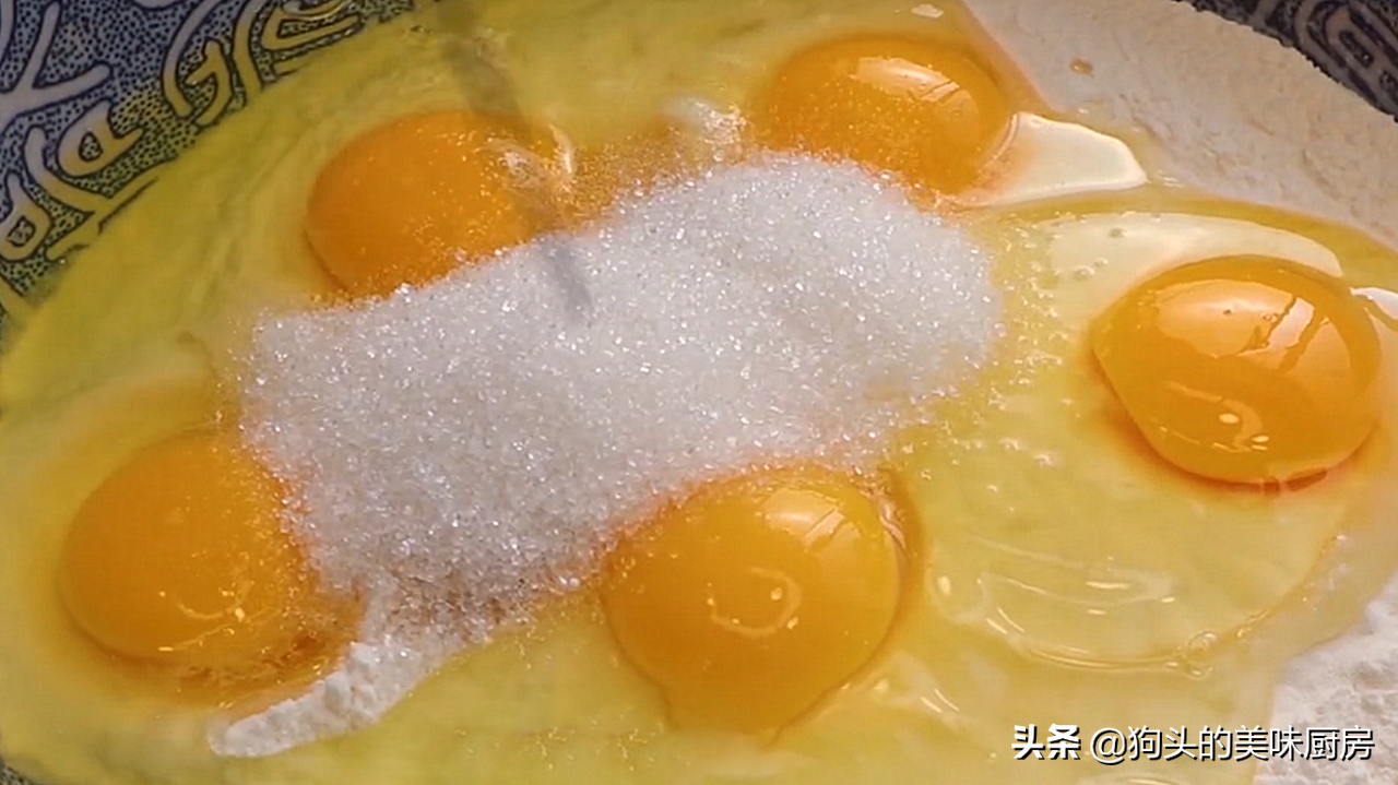 1碗面粉5个鸡蛋，分享你想不到的做法，比馒头简单，比油条还香