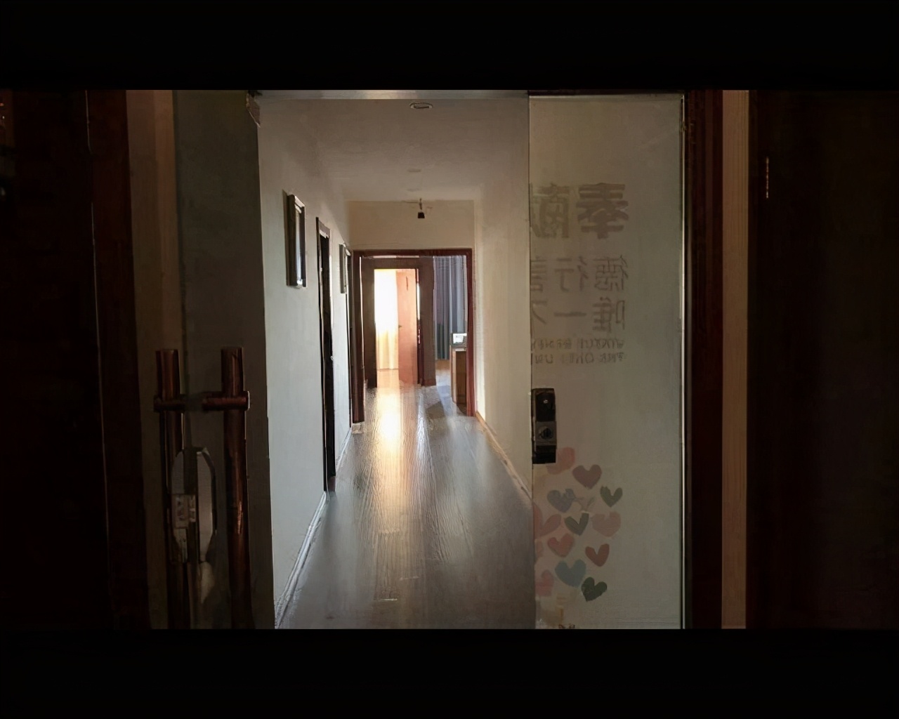 事发扬州！某传媒公司签约17岁女生做主播，辞职后竟要倒贴一万