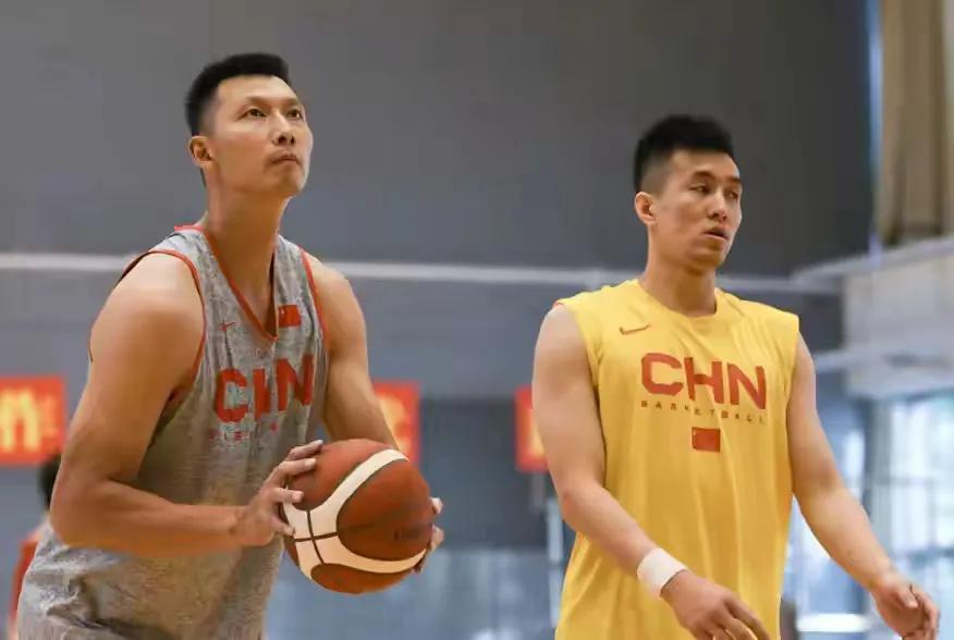 郭艾伦为什么没参加nba(郭艾伦退出国家队，实则是杜锋给他下台阶，艾伦恐终生无缘国家队)