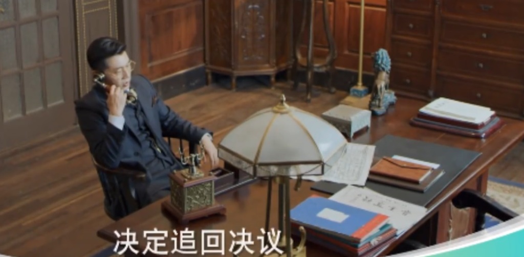 程亦治以死拒绝了黄如虹，以未葬母身上的疼痛给予了吴丽姿机会。