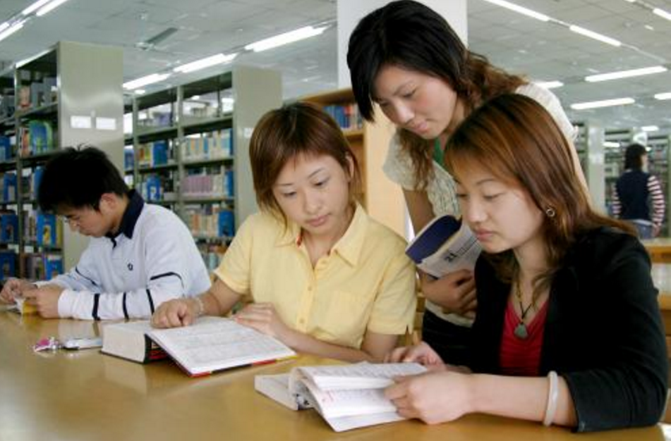 了解一下本科一批和本科二批的区别，分数刚过一本线如何填报志愿