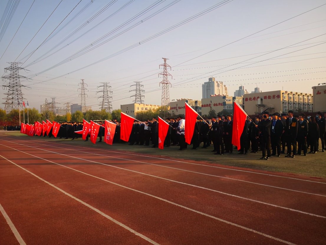 顽强拼搏，永不言败！八维教育物联网专业隆重举行第四届运动会