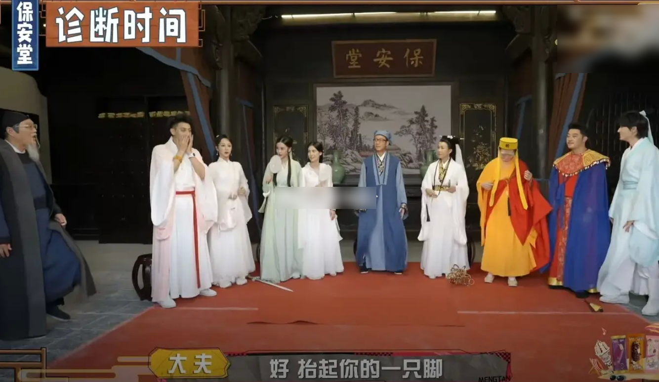 黄圣依否认有脚臭传闻，应该对女明星宽容一点