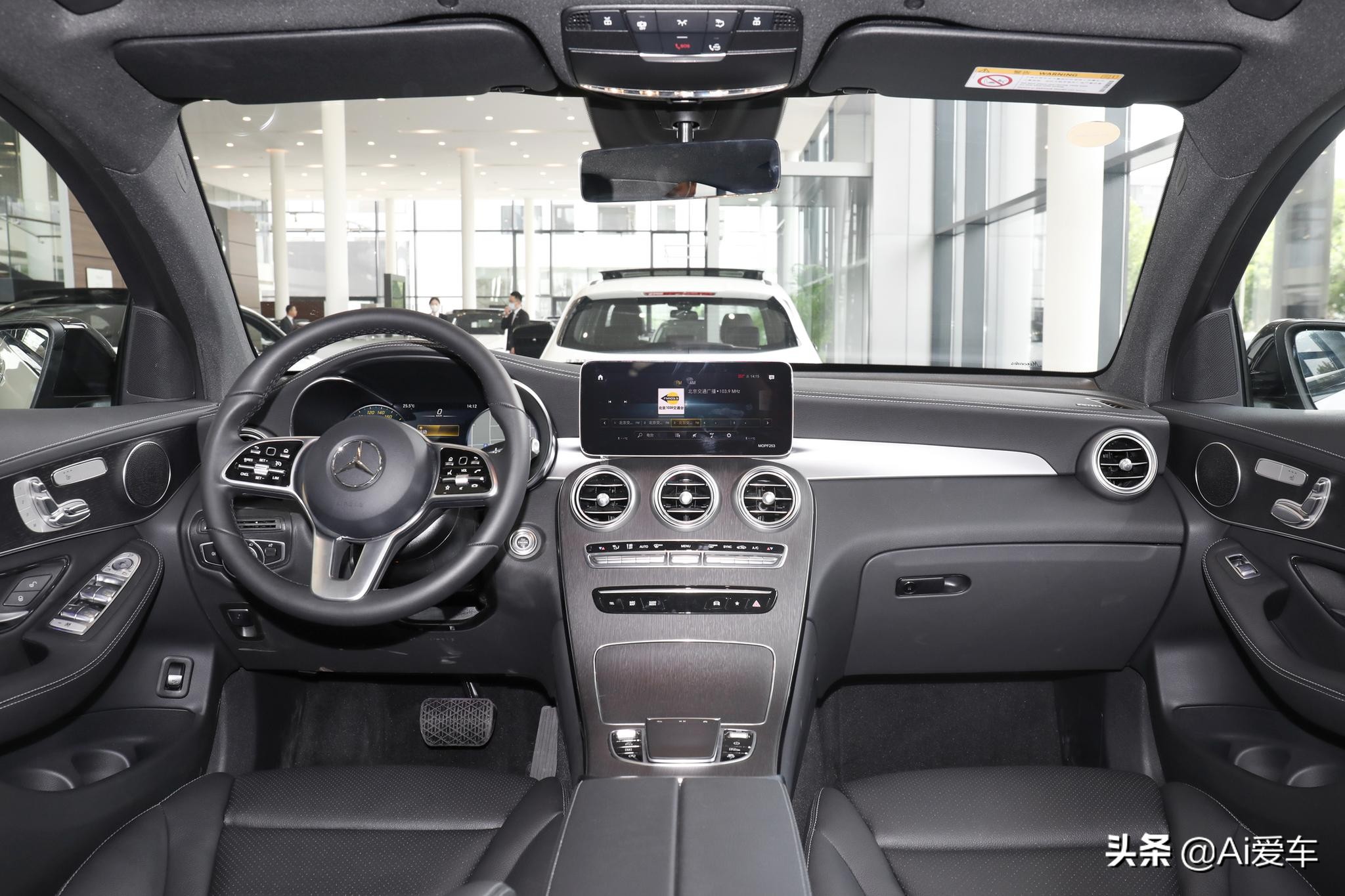 2.0T+258马力，奔驰家进口轿跑SUV,9AT自动带有四驱，奔驰GLC轿跑