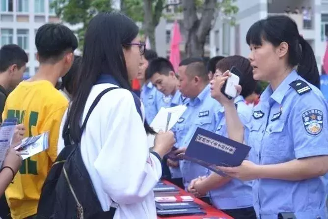 市院“1+4+N”未成年人普法模式被评为2017—2018年度全省“谁执法谁普法”创新创先优秀项目