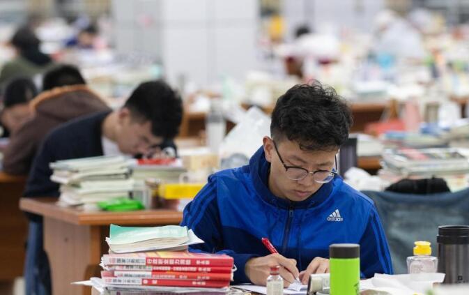 大学四年，3场考试含金量高，是找工作的敲门砖，大一新生别错过