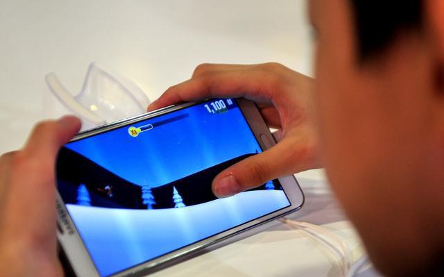 孩子寒假无聊无趣离不开手机，你开始抓狂了？避免焦虑你要这样做