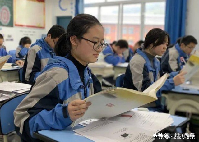 高考满分作文走红，文笔惊艳全场，老师：作文就该这么写