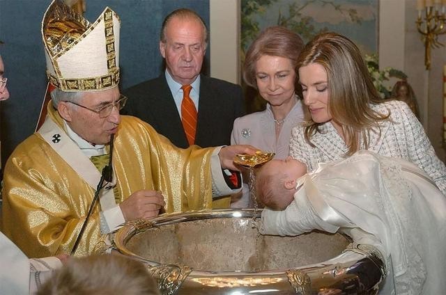 莱昂诺尔公主：13岁被印上硬币的未来女王，靠颜值拯救西班牙王室