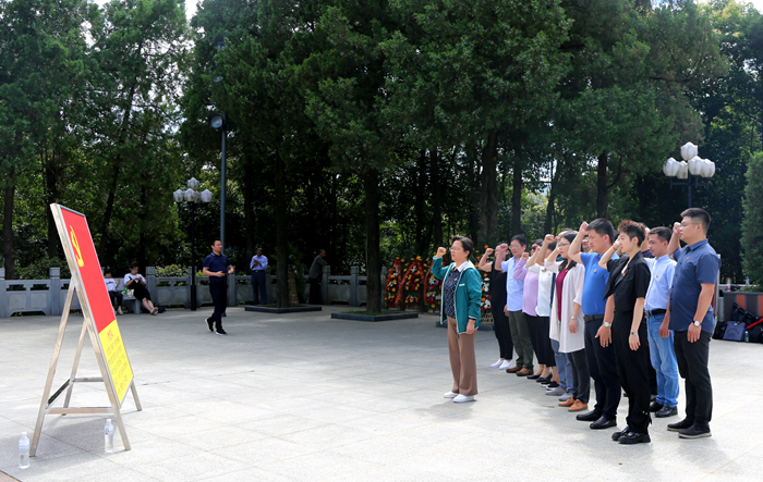 追寻红印 共话初心 合肥财经职业学院党政领导班子带队赴金寨开展党史学习教育实践活动