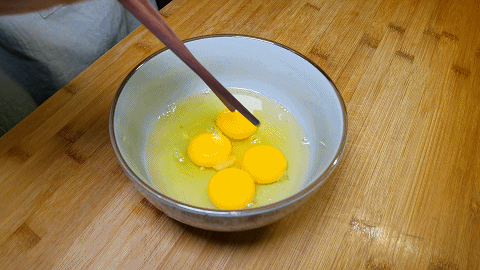 西葫蘆怎么炒才好吃,西葫蘆怎么炒才好吃視頻