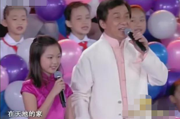 何超欣考上清华研究生，王文也晒恋爱高甜，映射出名媛们的小时代