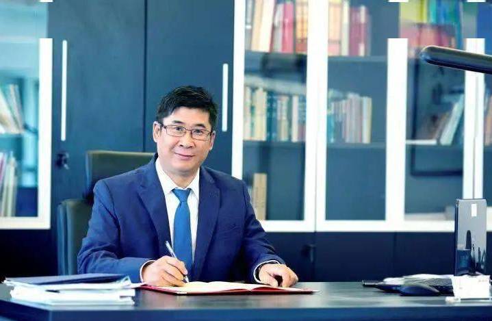 广东肇庆浮现5位大富翁，1女45岁弃教从商66岁公司A股上市