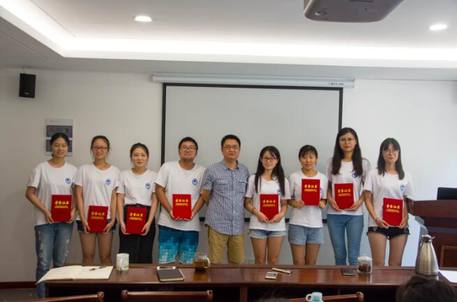 谁说本科至少要读4年？首批“3年制”本科生毕业了，学历不简单