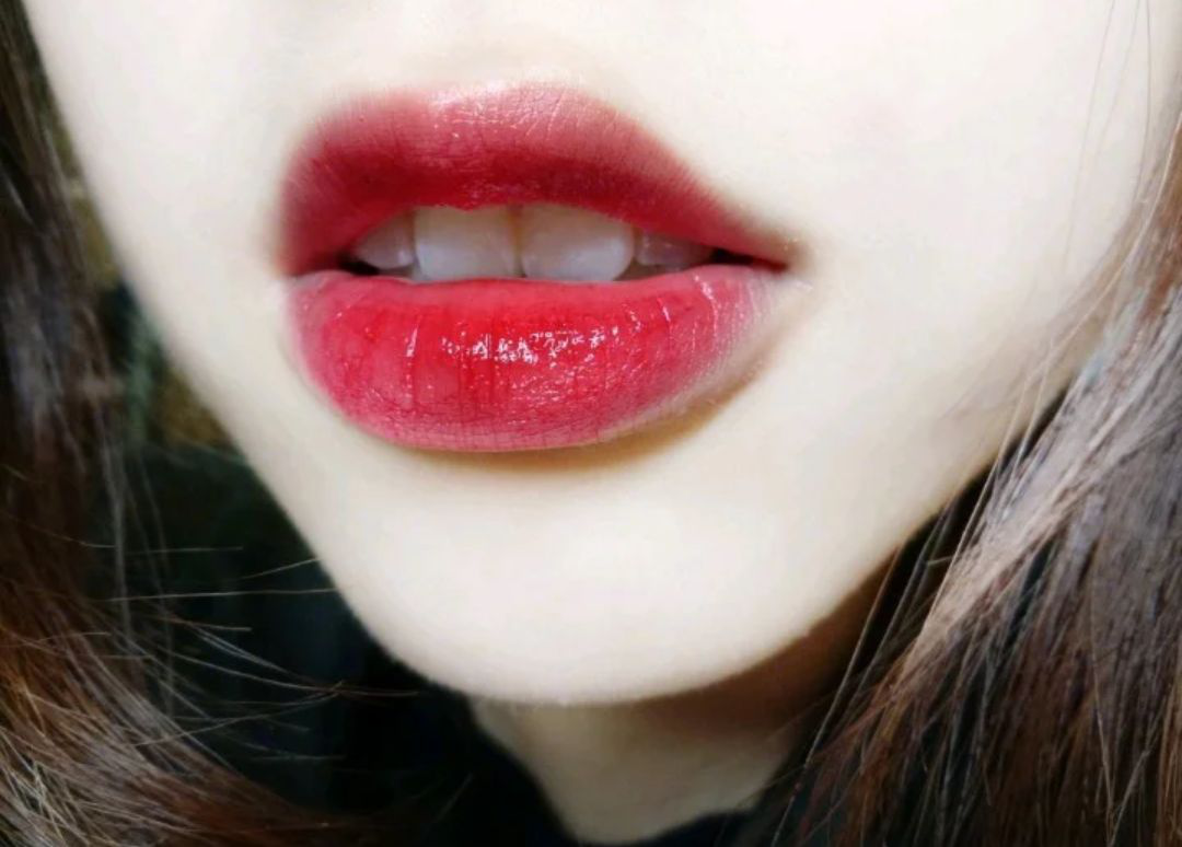 MAC最值得入的口红：rubywoo经典正红色，316显白，牛血色很秋冬