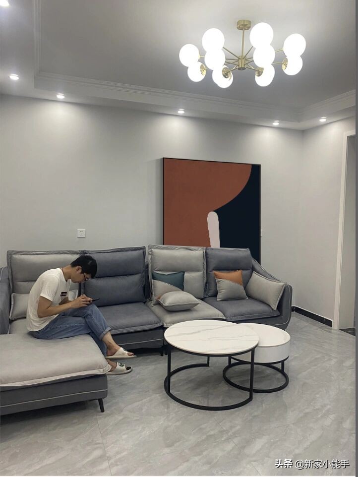 新房終于布置家具，效果很滿意，尤其是全屋定制的柜子，美觀實(shí)用