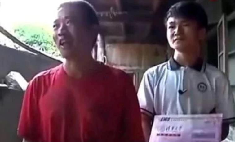 杨堋：高考674分考上清华，成功的背后是挑沙父亲的默默付出