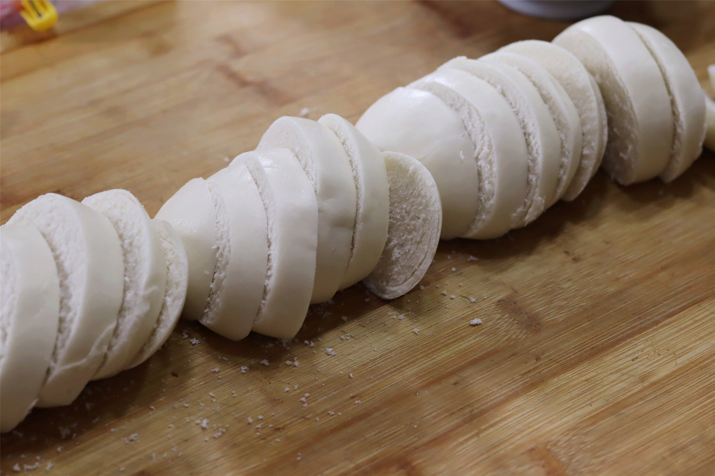 炸馒头片，别下锅就炸，不酥脆，教你正确做法，金黄酥香，不回软