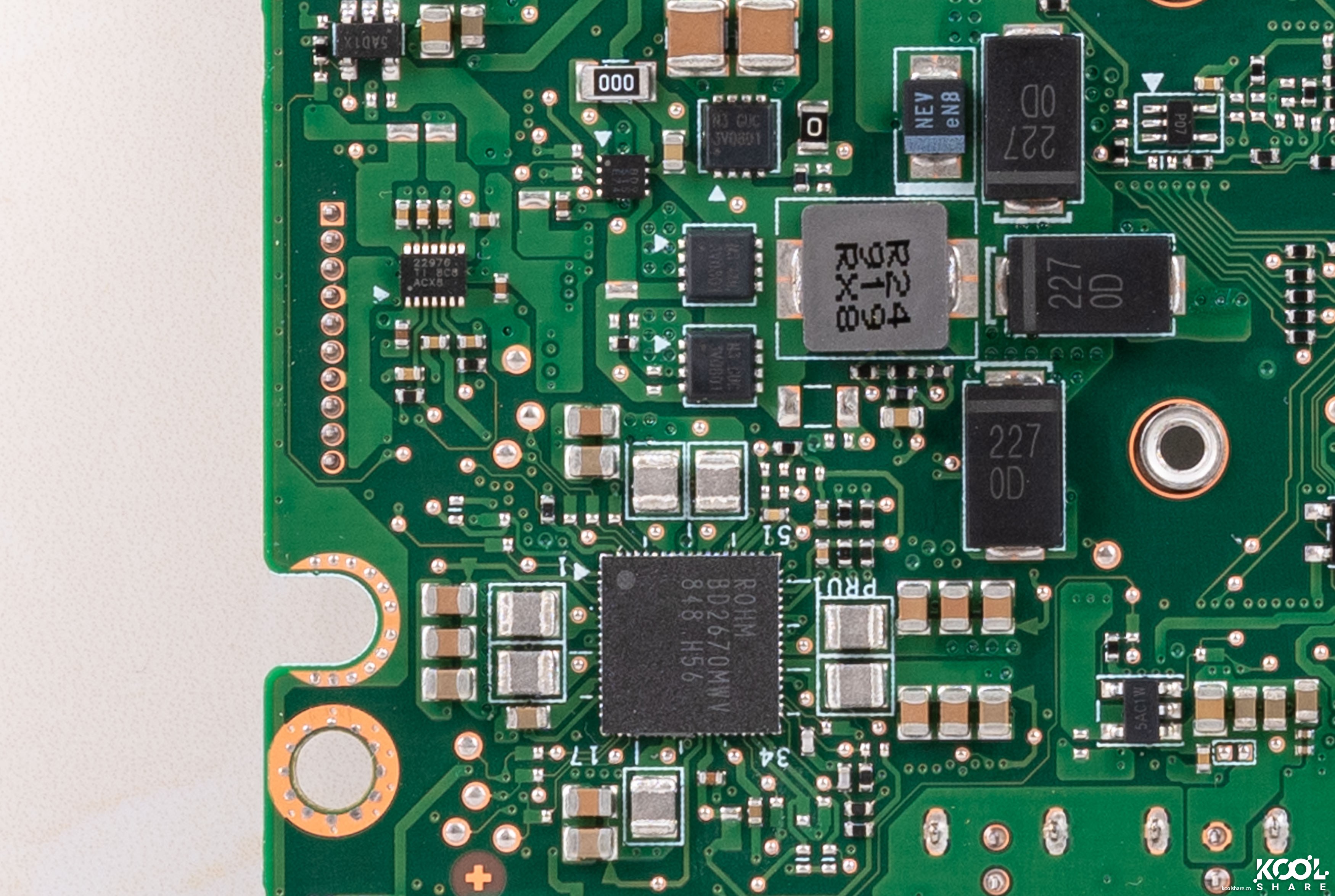 Intel NUC8CHK Chaco Canyon 开箱拆解评测