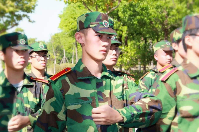 大一新生自我介绍，掌握要领，避开雷区，第一印象分蹭蹭蹭的涨