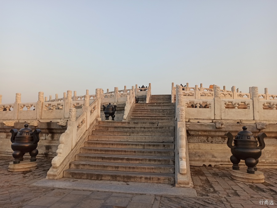 所以说这次只计划了这三个地方)考虑到住宿问题,能决定住在大红门附近